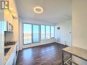 75 Canterbury Pl in Toronto, ON - Building Photo - Building Photo