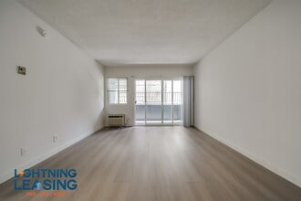 703 Irolo St in Los Angeles, CA - Building Photo - Building Photo