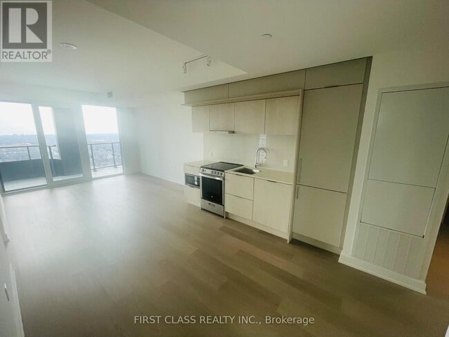 property at 448 Burnhamthorpe Rd W