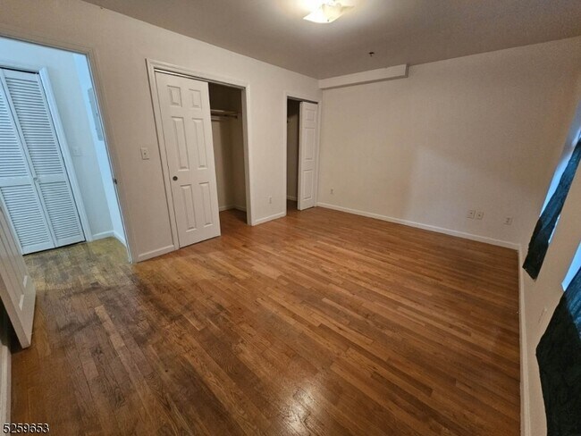 1042 Bergen St in Newark, NJ - Building Photo - Building Photo