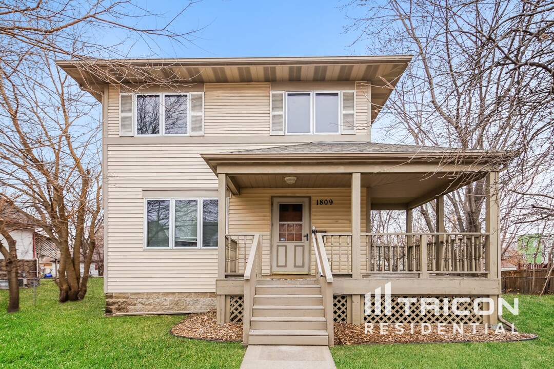 1809 N Penn Ave in Minneapolis, MN - Building Photo