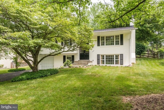 property at 11733 Ambleside Dr