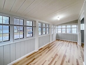 38599 Plains Ct in Willoughby, OH - Foto de edificio - Building Photo