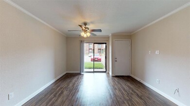 904 University Oaks Blvd, Unit 85 in College Station, TX - Building Photo - Building Photo
