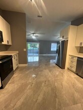 5022 El Claro Cir in West Palm Beach, FL - Building Photo - Building Photo