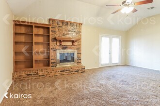 631 Hunters Way in Mustang, OK - Building Photo - Building Photo