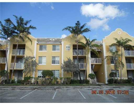 631 SW 111th Ln in Pembroke Pines, FL - Building Photo