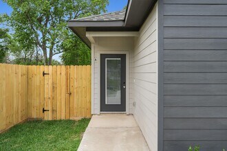 1026 Junell St in Houston, TX - Building Photo - Building Photo