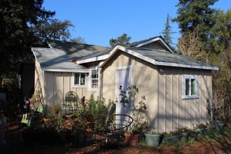 Eastman Lane in Petaluma, CA - Building Photo - Building Photo