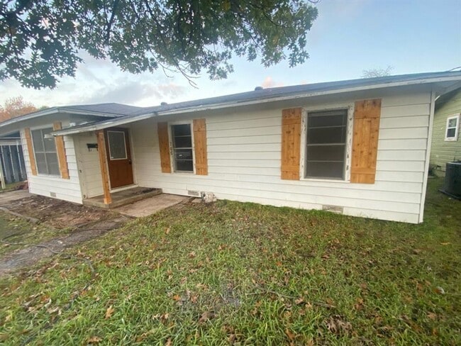 property at 705 Carver St