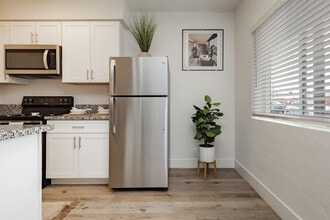 Courtyard 525 Apartments in Las Vegas, NV - Foto de edificio - Building Photo