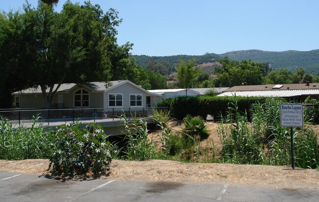 13655 Highway 8 Business in El Cajon, CA - Foto de edificio - Building Photo