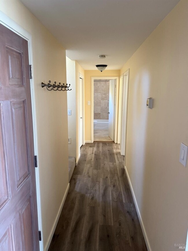 16 Harbor View Ct in San Rafael, CA - Building Photo - Building Photo