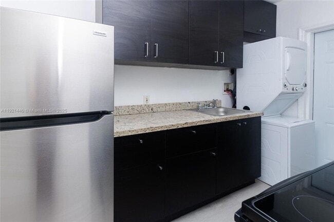 1840 Fillmore St, Unit 409-3 in Hollywood, FL - Foto de edificio - Building Photo