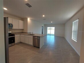 35735 Sunflower Hl Dr in Zephyrhills, FL - Building Photo - Building Photo