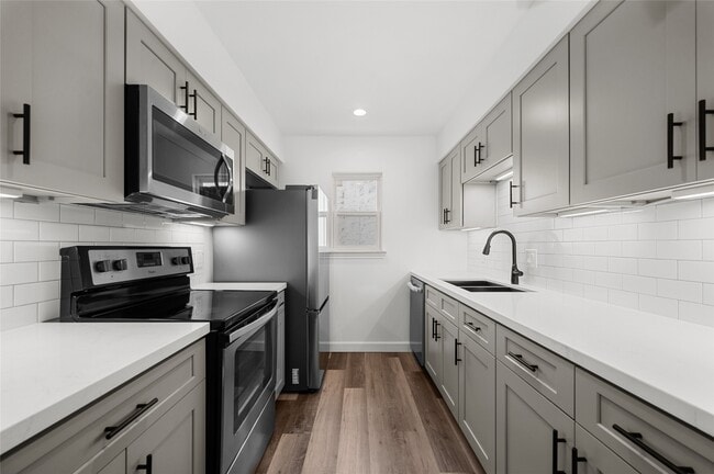 property at 2744 Briarhurst Dr