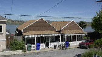 428-432 Winslow St in Crockett, CA - Building Photo