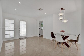 1318 Jackson St in Hollywood, FL - Building Photo - Building Photo