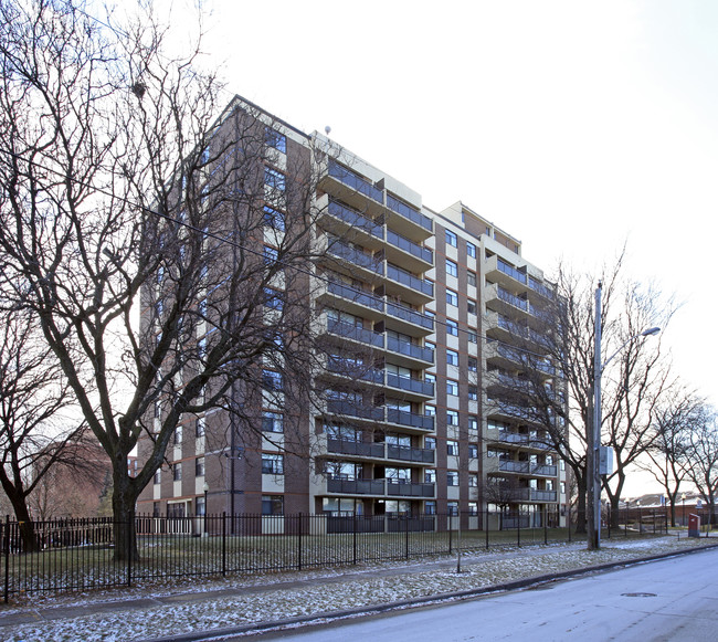 5 Frith Rd in Toronto, ON - Building Photo - Primary Photo