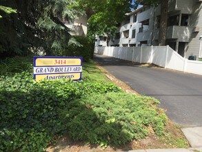 3414 S Grand Blvd in Spokane, WA - Foto de edificio - Building Photo