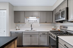 Windbrooke Crossing in Buffalo Grove, IL - Building Photo