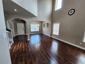 5848 Burgundy Rose Dr in Fort Worth, TX - Building Photo - Building Photo