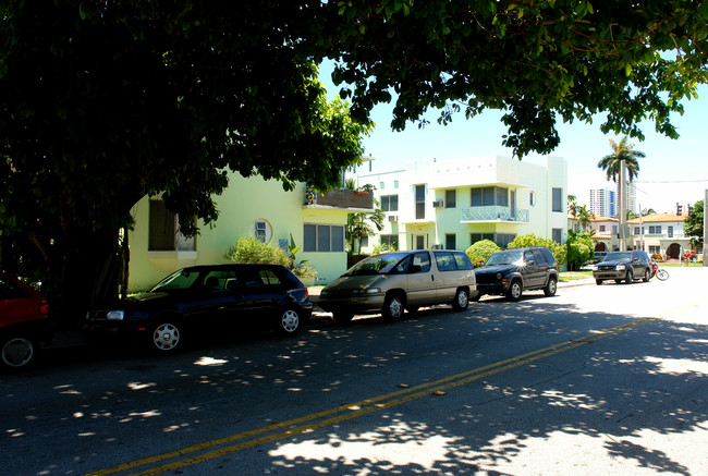 730-742 15th St in Miami Beach, FL - Foto de edificio - Building Photo