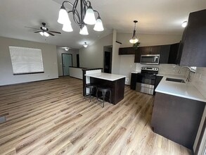 1742 N Basswood Ct in Andover, KS - Building Photo - Building Photo