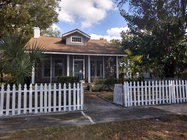 property at 719 N Summerlin Ave