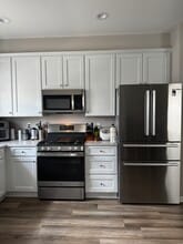 348 Jeff Keeton Dr, Unit Condo in Hazel Park, MI - Building Photo - Building Photo