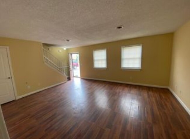 1341 Cactus Ave
