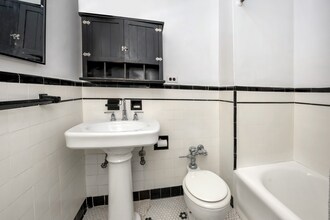 200 E 16th St in New York, NY - Building Photo - Building Photo