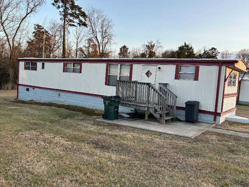 2051 Hatchery Rd in Burlington, NC - Building Photo