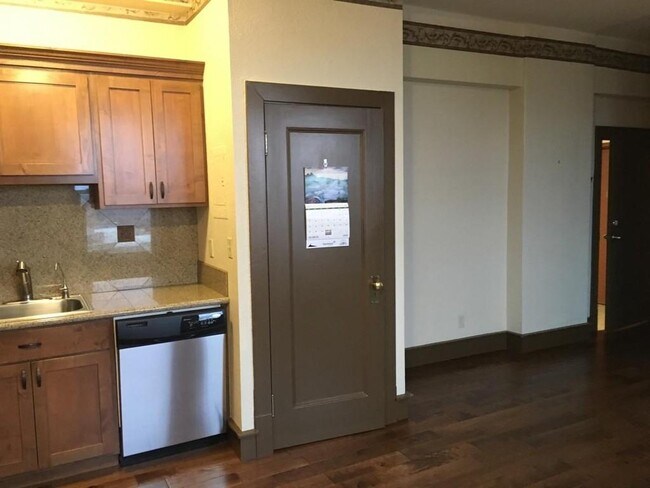 21 N Last Chance Gulch in Helena, MT - Foto de edificio - Building Photo