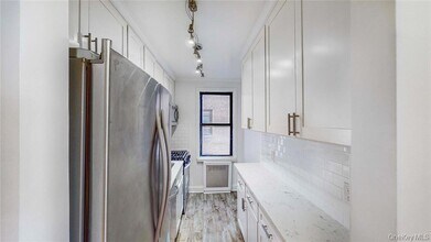 66-15 Wetherole St, Unit 14C in Queens, NY - Building Photo - Building Photo