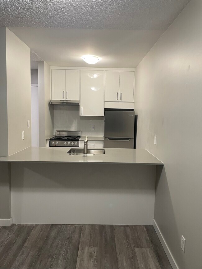 Kitsilano Shores in Vancouver, BC - Building Photo - Building Photo