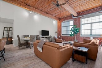 15 Higgins St in Smithfield, RI - Building Photo - Building Photo