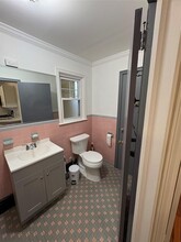 37 5th Ave in Bay Shore, NY - Building Photo - Building Photo