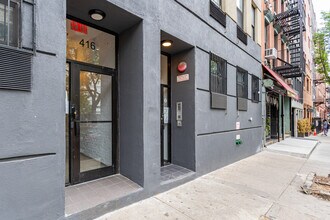 416-418 W 49th St in New York, NY - Foto de edificio - Building Photo