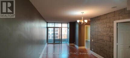 5229 Dundas St W in Toronto, ON - Building Photo - Building Photo