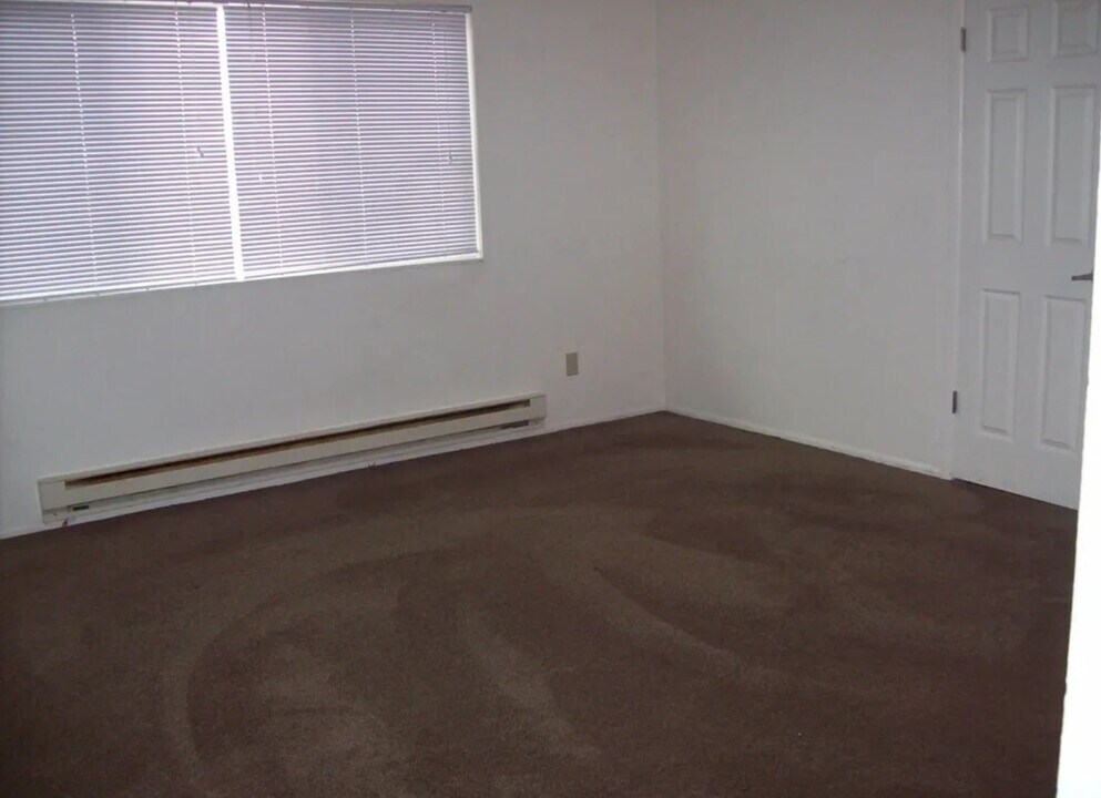 1417 Camas St in Blackfoot, ID - Building Photo