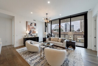 2425 Peachtree Rd NE in Atlanta, GA - Building Photo - Building Photo