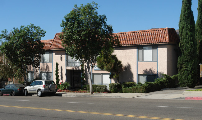 Casa Canada in Montrose, CA - Building Photo - Building Photo