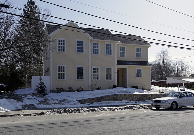 59 Main St in Topsfield, MA - Foto de edificio - Building Photo