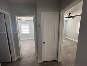 209 SW 5th St in Dania Beach, FL - Building Photo - Building Photo