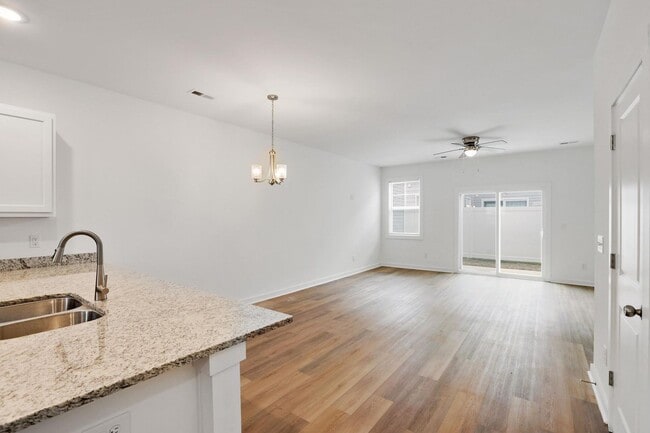 415 Sunfish LN in Sneads Ferry, NC - Building Photo - Building Photo