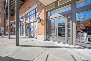 7707 Bluebonnet Blvd in Baton Rouge, LA - Building Photo