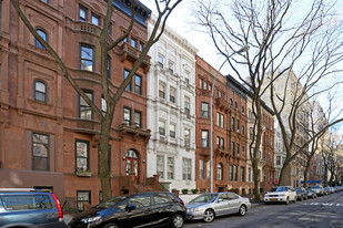 18 W 90th St Apartments