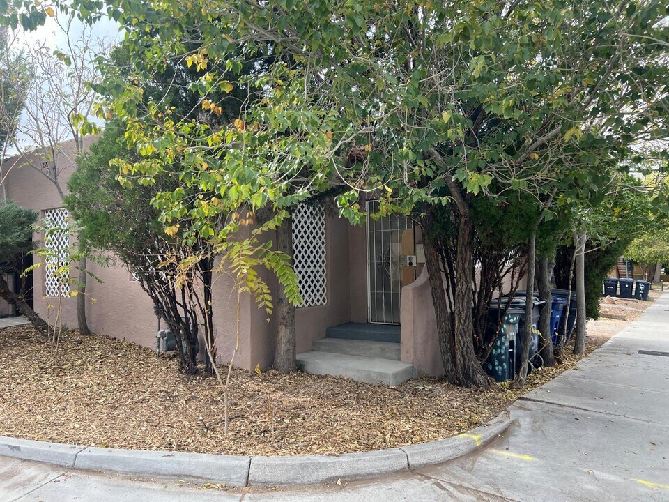 1224 Dr Martin Luther King Jr Ave NE in Albuquerque, NM - Foto de edificio