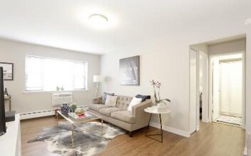 525 W Oakdale Ave-Unit -0306 in Chicago, IL - Building Photo - Building Photo